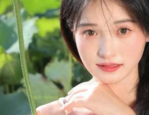 躲在角落偷偷观看，51cg带我飞翔在吃瓜的海洋。