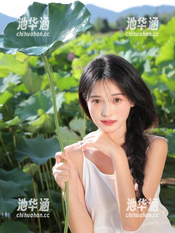 躲在角落偷偷观看，51cg带我飞翔在吃瓜的海洋。