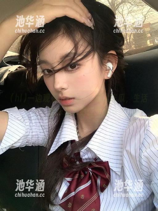 一边观看hl27.co一边猛吃瓜，生活的乐趣果然在这里