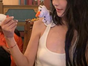 点开hlw的链接，默默在旁边看别人上演大戏