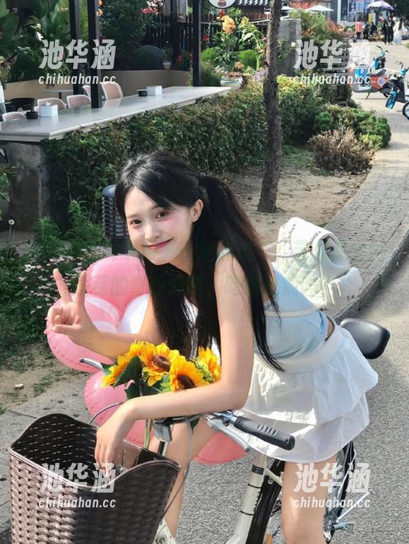 下载“一起吃瓜”，带你品尝网蘑菇的奇妙滋味，吃得过瘾吗？