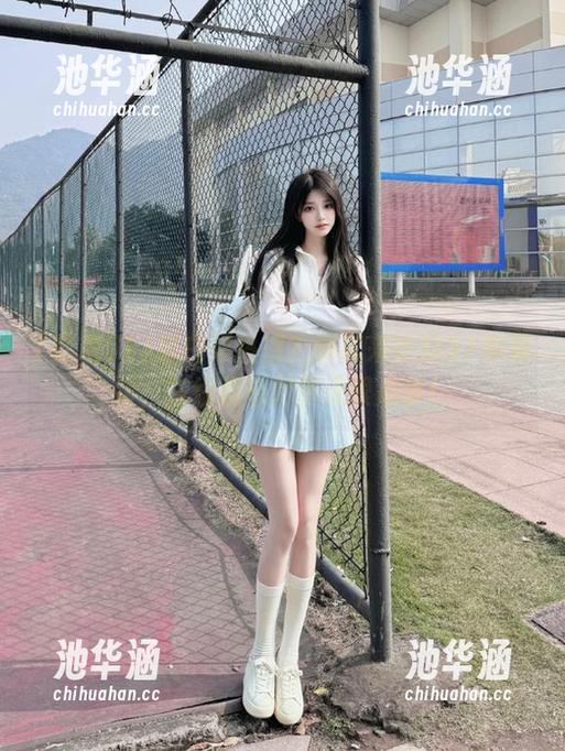 想白嫖热搜？那就来吃瓜51苹果版，在线观看尽享无限瓜事！