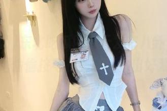 东北吃瓜网今天发布八卦，居然有邻居偷偷按电梯？真是一出好戏啊！