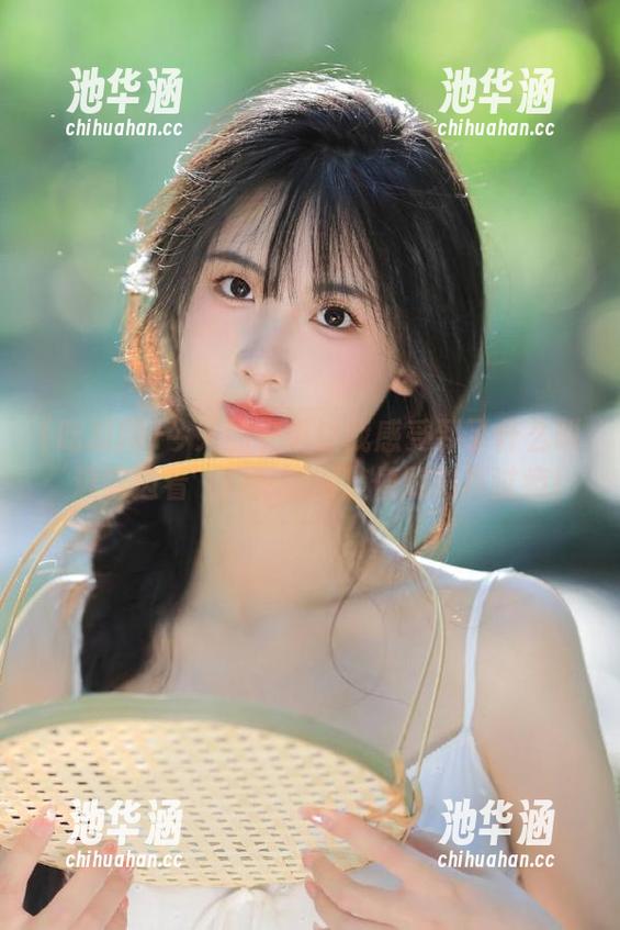 今天的安卓让我感受到了什么叫‘边吃边看’！吃瓜网随便刷刷真过瘾！