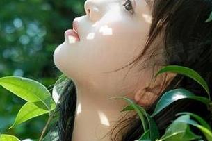 从未见过的探花：快来下载吃瓜网，我的心事就藏在这里！