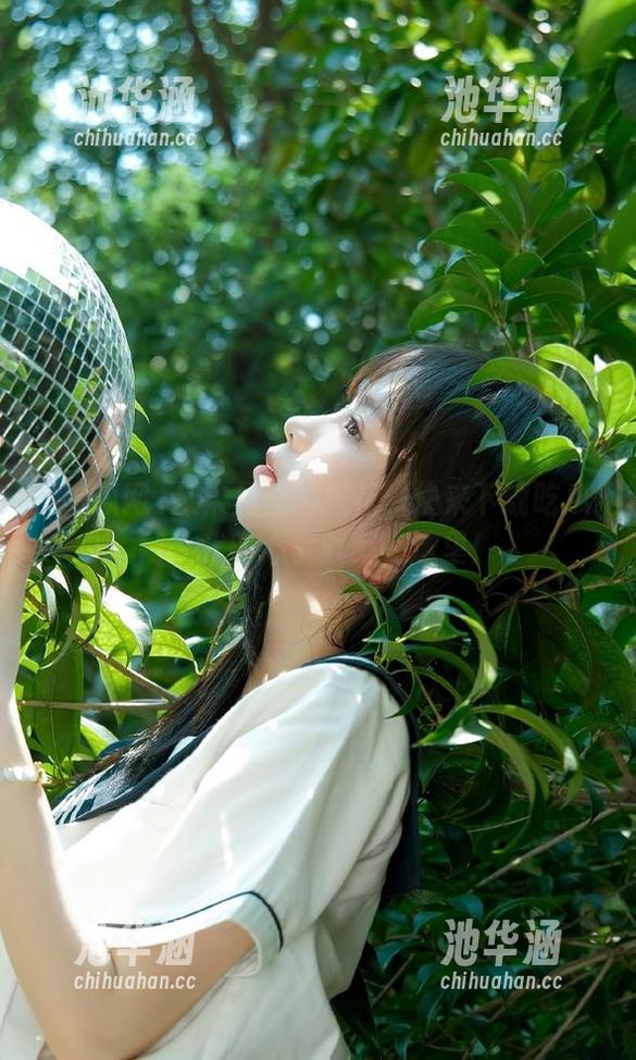 从未见过的探花：快来下载吃瓜网，我的心事就藏在这里！