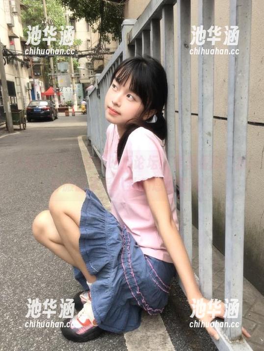 在线吃瓜论坛：窝里看瓜，舒舒服服享受八卦的悠闲时光！
