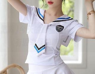 今天的明星黑料，入口处怎么有股奇怪的味道呢？