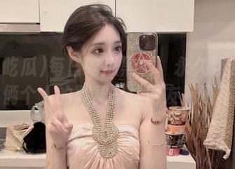 每日吃瓜黑料：永久疑云罩不散，俩个人的默契又让网友揣测不已…