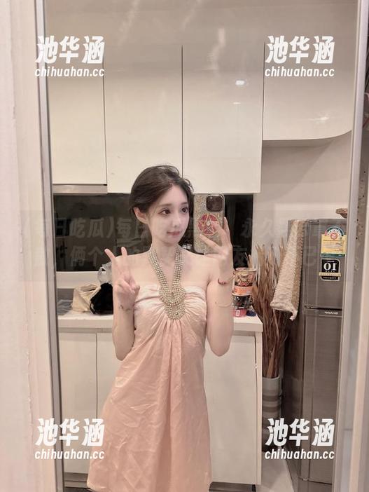 每日吃瓜黑料：永久疑云罩不散，俩个人的默契又让网友揣测不已…