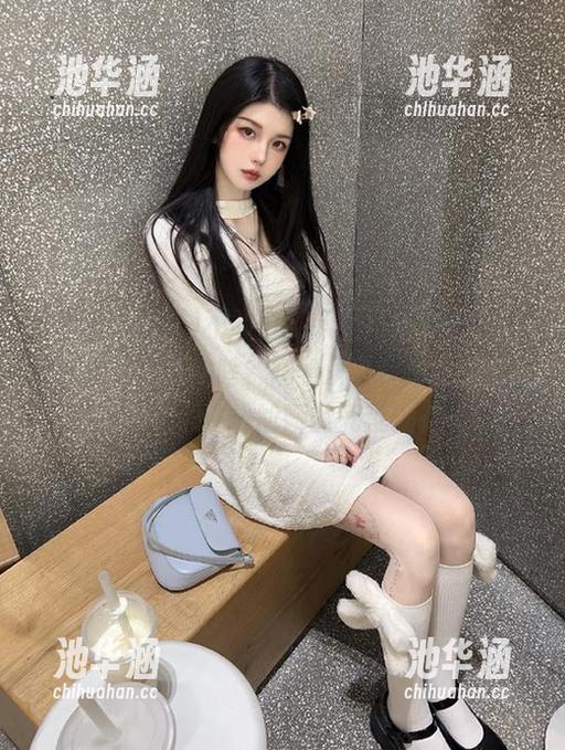 不明白黑料不打烊app里正能量传送想表达啥，隔着屏幕我也能感受到那股……尬聊的气氛。