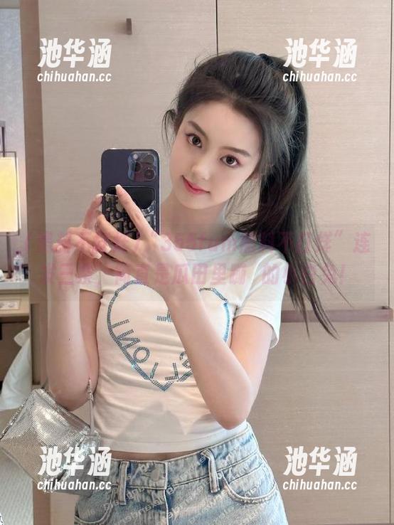 “355fum黑料不打烊”连发三条，简直是瓜田里蹦跶的小白兔！
