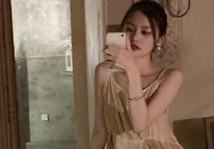 黑料在线网站，播放黑幕，快给我点个赞！