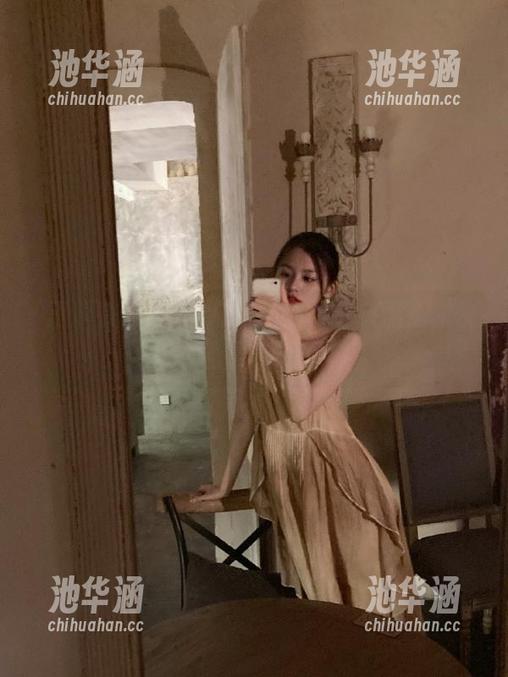 黑料在线网站，播放黑幕，快给我点个赞！