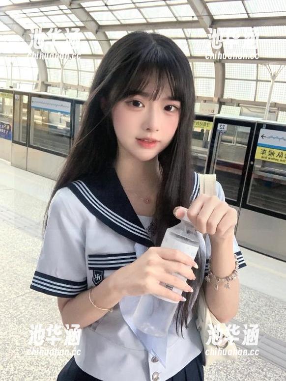 点击“黑料正能量hl”入口，我的心里居然有点小期待了，是真好奇还是别的？