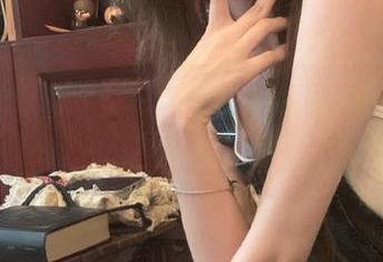 app里藏着你的吃瓜心，入口就在“黑料正能量不打烊”！