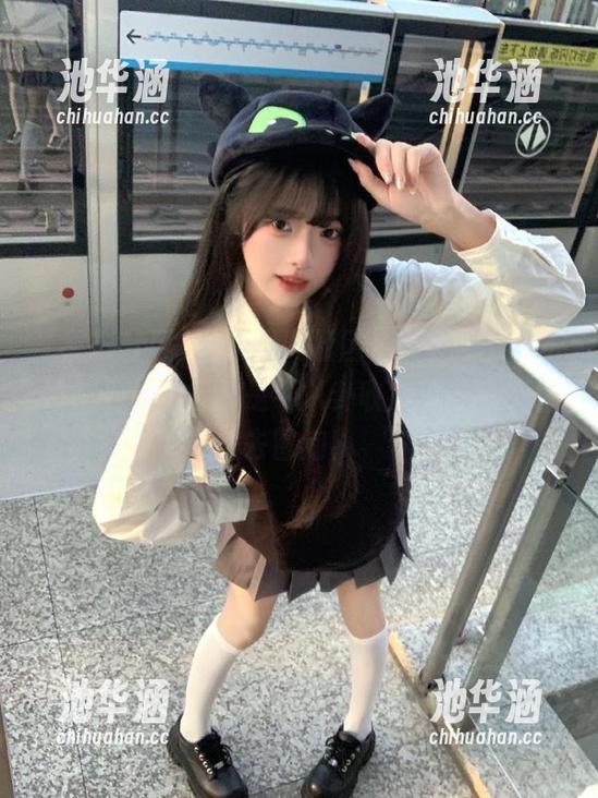 滑入黑料社区xgua99.tv网站，我觉得自己是个八卦收集器，忍不住去冒泡！